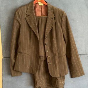 Van Huesen Suit Set